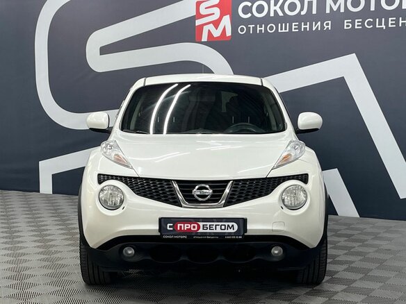 2013 Nissan Juke I, белый - вид 1