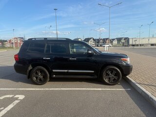 2013 Toyota Land Cruiser 200 Series Рестайлинг 1, чёрный, 3099000 рублей, вид 1