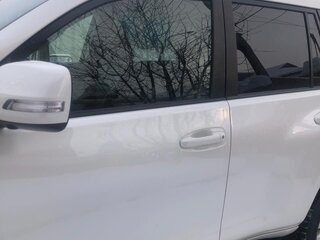 2017 Toyota Land Cruiser Prado 6-speed 150 Series Рестайлинг 1, белый, 5999999 рублей, вид 3