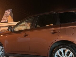 2012 Mitsubishi Outlander III, коричневый, 1365000 рублей, вид 2