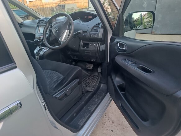 2010 Nissan Serena IV (C26), серый, 1340000 рублей - вид 7