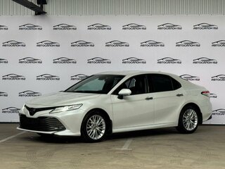 2021 Toyota Camry VIII (XV70), белый, 2999000 рублей, вид 1