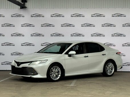 Toyota Camry VIII (XV70)