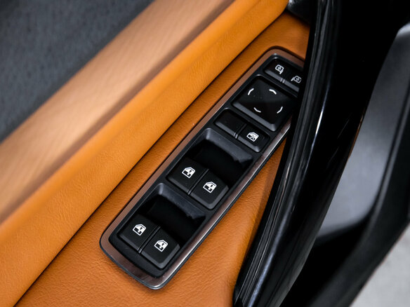 2024 Lada (ВАЗ) Vesta SW Cross I Рестайлинг (NG), чёрный, 1399000 рублей - вид 17