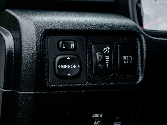 2022 Toyota 4Runner V Рестайлинг, серебристый, 8590000 рублей - вид 30