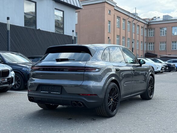 2026 Porsche Cayenne III Рестайлинг, серый, 14140000 рублей - вид 5