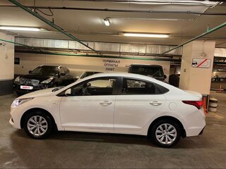2017 Hyundai Solaris II, белый, 1100000 рублей, вид 3