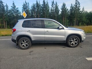2010 Volkswagen Tiguan I, серебристый, 1000000 рублей, вид 2