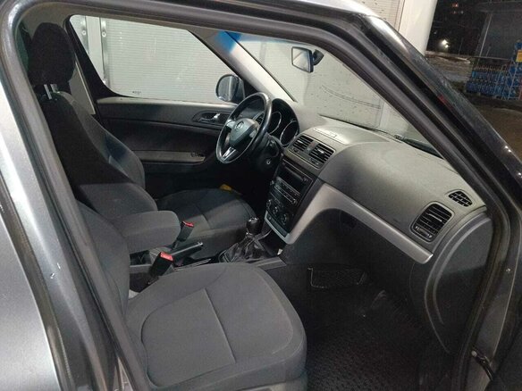 2014 Skoda Yeti I Рестайлинг, серый, 1099000 рублей - вид 6