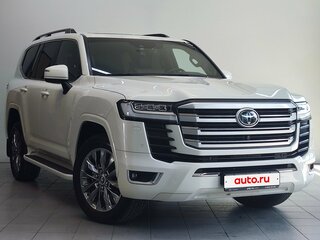 2022 Toyota Land Cruiser 300 Series, белый, 12900000 рублей, вид 3