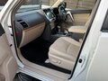 2020 Toyota Land Cruiser Prado 150 Series Рестайлинг 3, белый, 5300000 рублей - вид 4