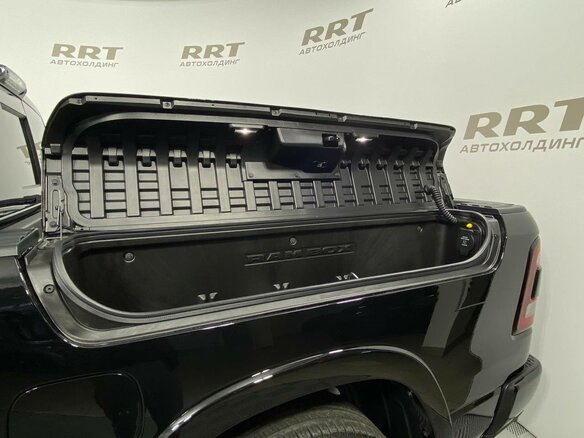 2023 Ram 1500 Crew Cab V, чёрный - вид 23