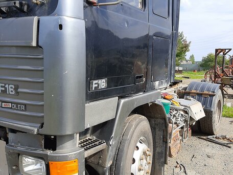 1991 Volvo F-Series, чёрный, 900000 рублей, вид 3