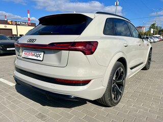 2021 Audi e-tron S, белый, 7499000 рублей, вид 5