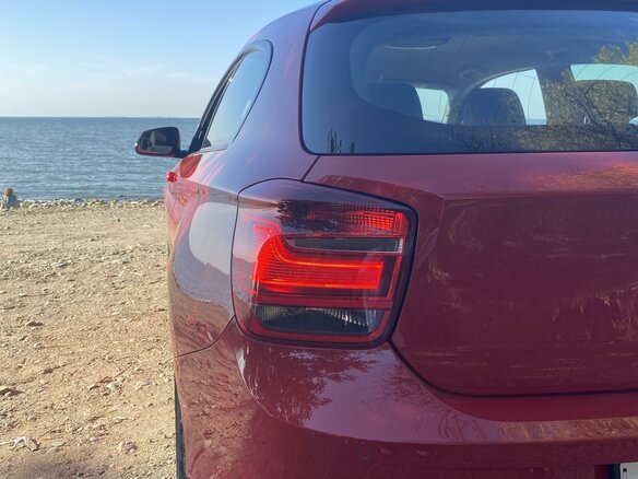 2012 BMW 1 серии 116i II (F20/F21), красный, 1340000 рублей - вид 24