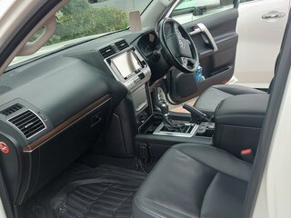 2019 Toyota Land Cruiser Prado 150 Series Рестайлинг 2, белый, 5397000 рублей, вид 5