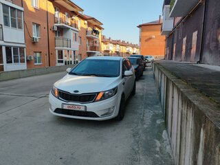 2014 Kia Rio 6-speed III, белый, 1500000 рублей, вид 2