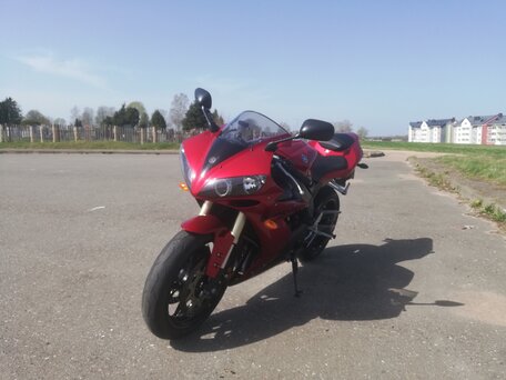 2005 Yamaha YZF-R1, пурпурный, 933953 рублей, вид 1