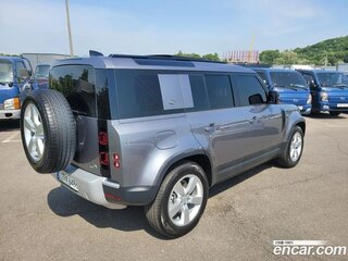 2024 Land Rover Defender 110 II, серебристый, 13239682 рублей, вид 2