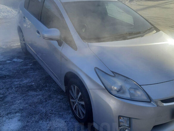 2011 Toyota Prius III Рестайлинг (XW30), серый, 1100000 рублей - вид 5