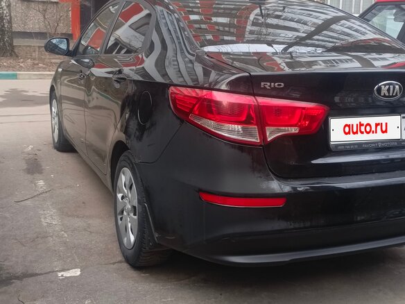 2017 Kia Rio III Рестайлинг, чёрный, 700000 рублей - вид 5