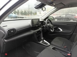 2021 Toyota Yaris Cross I, белый, 1750000 рублей, вид 3