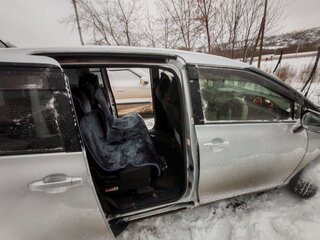 2019 Toyota Sienta II Рестайлинг, серебристый, 1400000 рублей, вид 2