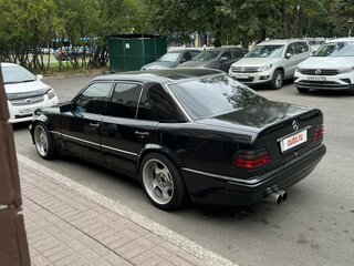 1993 Mercedes-Benz E-Класс 320 I (W124), чёрный, 1580000 рублей, вид 5