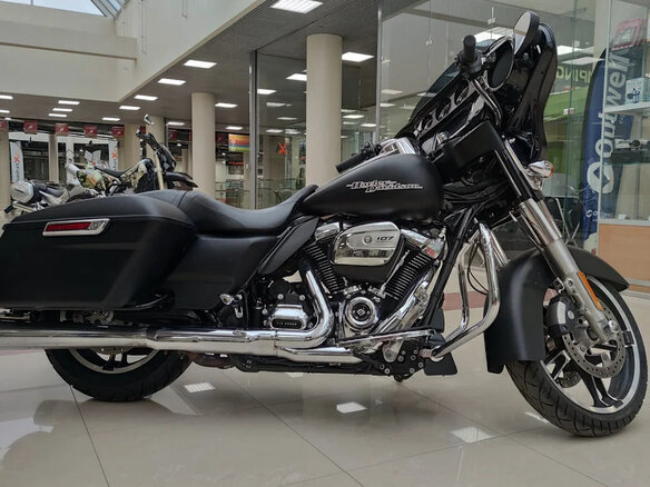2017 Harley-Davidson Street Glide, чёрный - вид 3