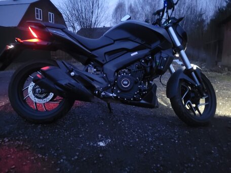 2021 Bajaj Dominar 400, чёрный, 365000 рублей, вид 3