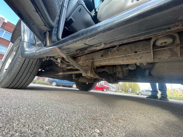 1998 Ford Explorer II, чёрный - вид 15