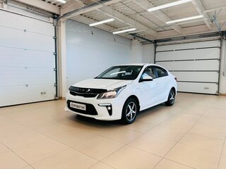 2020 Kia Rio IV, белый, 1649000 рублей, вид 2