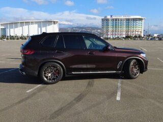 2019 BMW X5 40i IV (G05/G18), коричневый, 5999999 рублей, вид 2