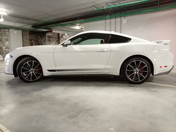 2022 Ford Mustang VI Рестайлинг, белый, 3795000 рублей - вид 18