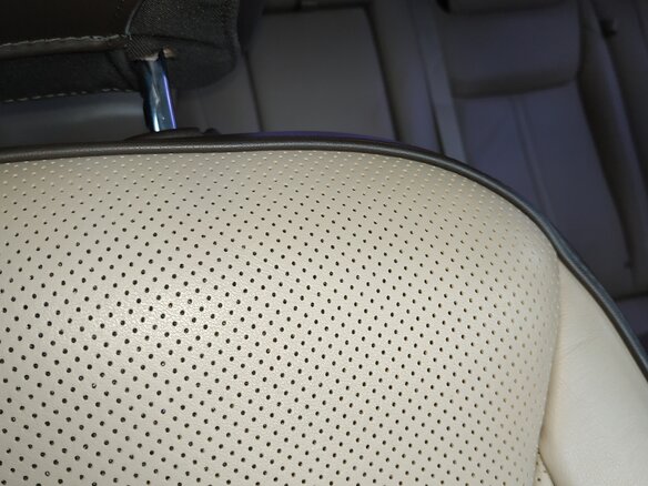 2012 Chrysler 300C II, белый - вид 5