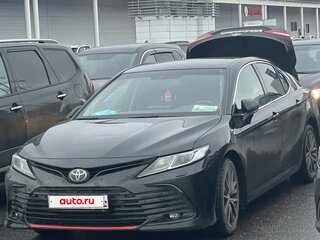 2022 Toyota Camry VIII (XV70) Рестайлинг, чёрный, 2800000 рублей, вид 1