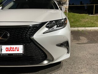 2017 Lexus ES 250 VI Рестайлинг, белый, 3000000 рублей, вид 1