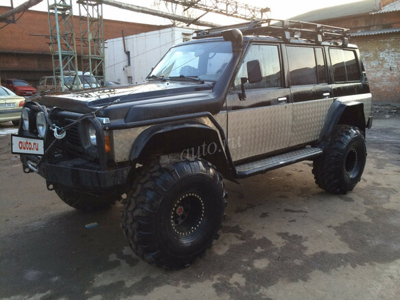1993 Nissan Patrol IV (Y60), чёрный - вид 3