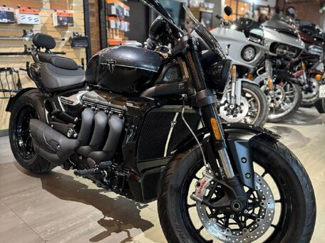 2024 Triumph Rocket 3, чёрный, 3600000 рублей, вид 2