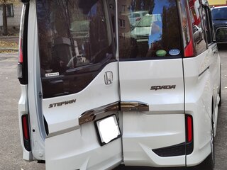 2016 Honda Stepwgn V, белый, 1900000 рублей, вид 4