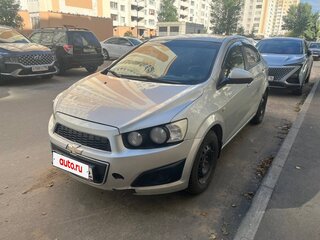 2014 Chevrolet Aveo II, серебристый, 390000 рублей, вид 2