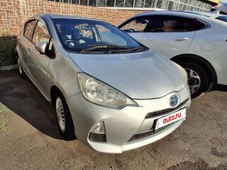 2014 Toyota Aqua I Рестайлинг, серебристый, 810000 рублей, вид 2