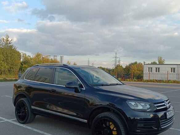 2011 Volkswagen Touareg II, чёрный, 1790000 рублей - вид 16