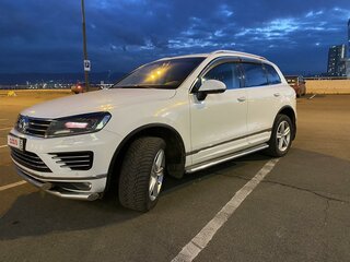 2015 Volkswagen Touareg II Рестайлинг, белый, 3300000 рублей, вид 1