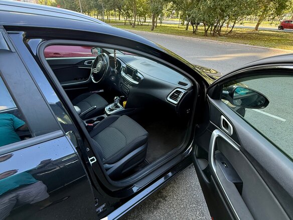 2019 Kia Ceed III, чёрный, 1620000 рублей - вид 8