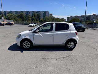 2000 Toyota Vitz I (P10), белый, 320000 рублей, вид 4