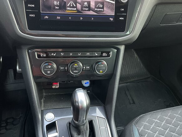 2019 Volkswagen Tiguan II, белый, 1800000 рублей - вид 12