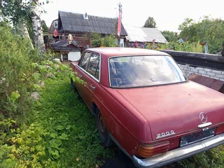 1971 Mercedes-Benz W115 220, красный, 300000 рублей, вид 2