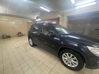 2010 Volkswagen Tiguan I, чёрный, 1150000 рублей, вид 3