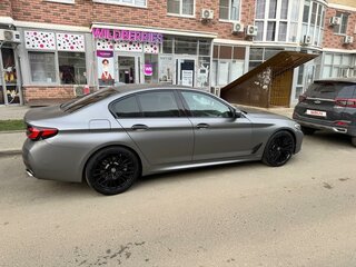 2017 BMW 5 серии 520d VII (G30/G31/G38), чёрный, 4200000 рублей, вид 4